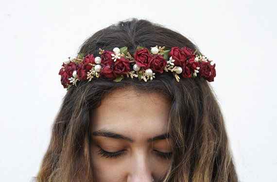  Tocado de flores rojas para la boda - 11