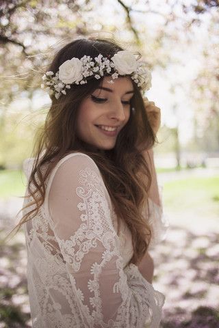  Corona de flores blancas para la boda - 6