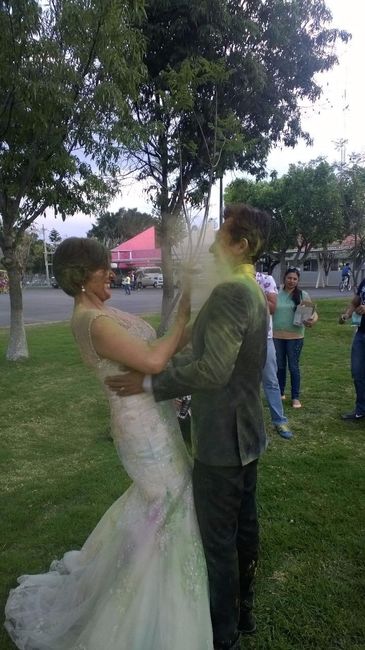 Sacudiéndonos los polvos holi