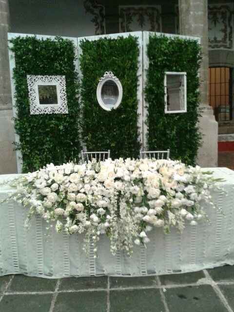 mesa con flores