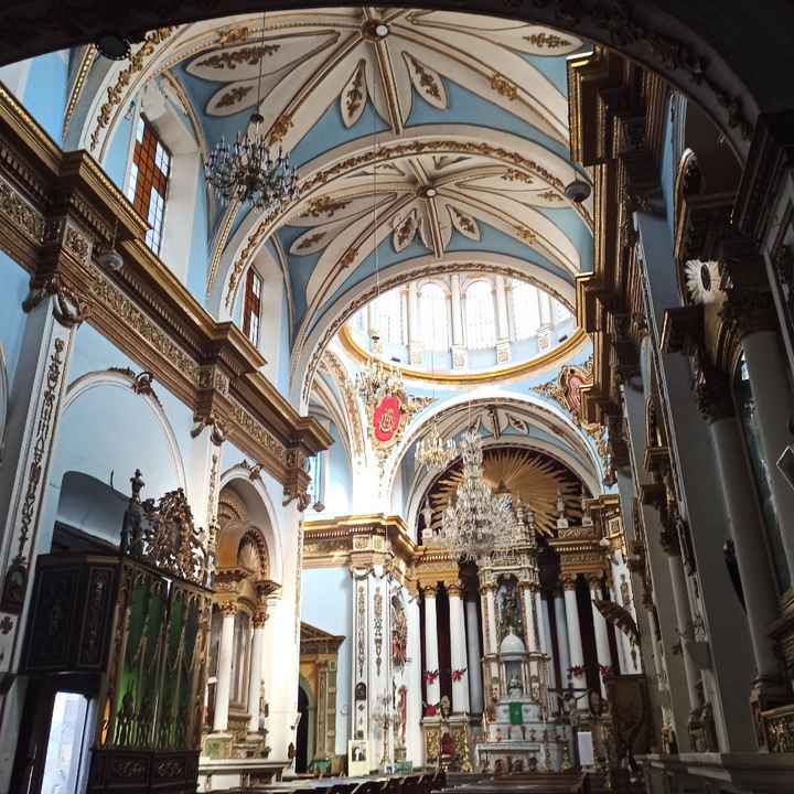 Quién conoce alguna iglesia para casarse en domingo? - 2