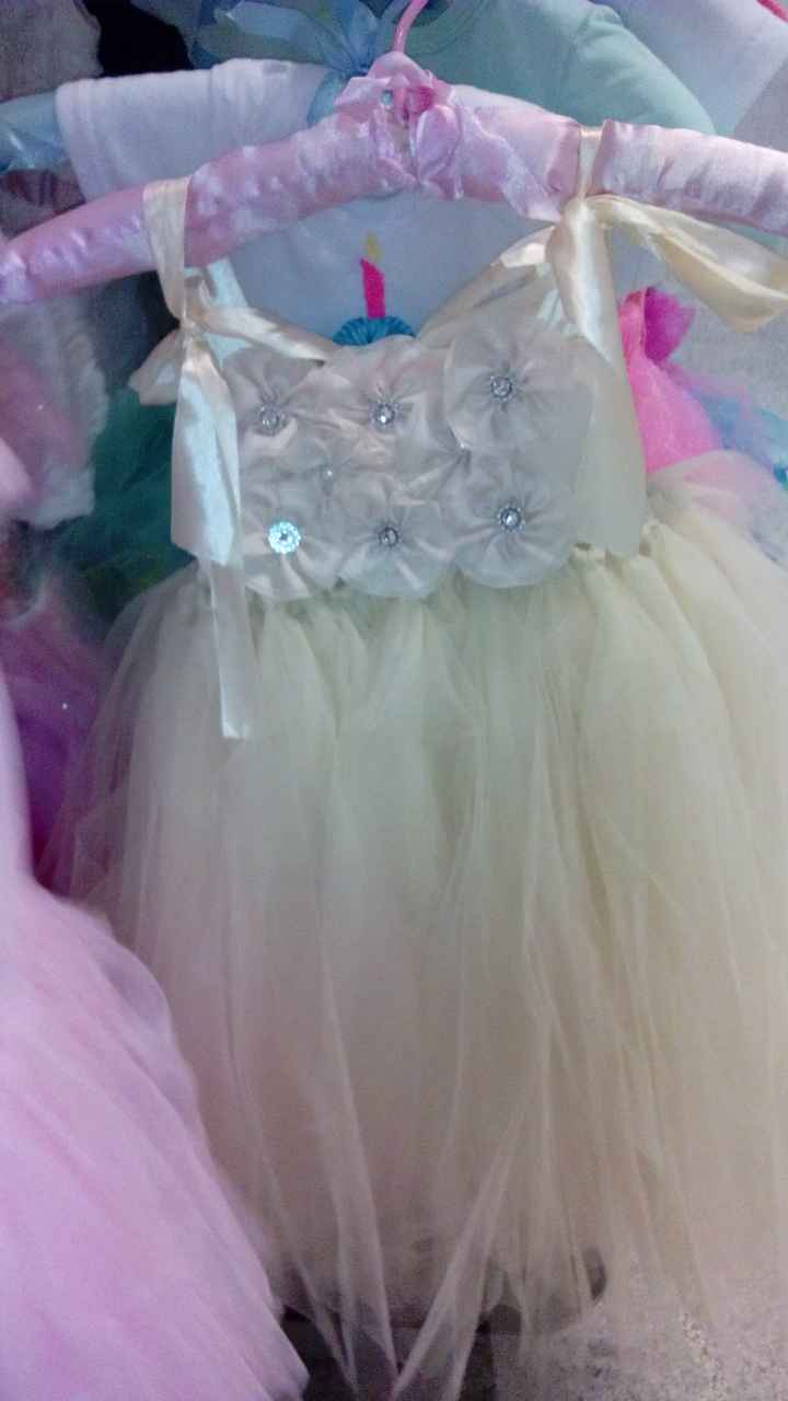 Ya tienen el vestido de su flowergirl? - 1