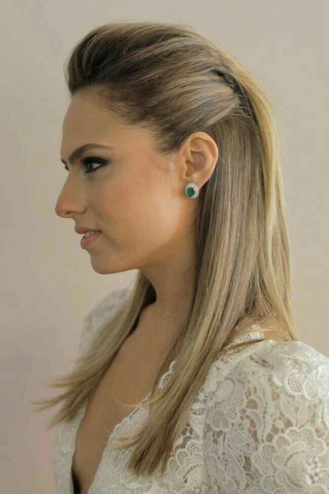 Peinado con cabello suelto y lacio - 1