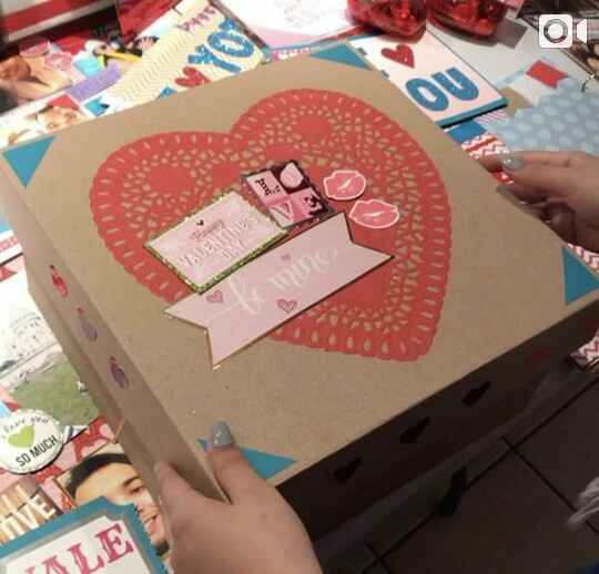 Movie night box 💜🎥💑🎬 - 1