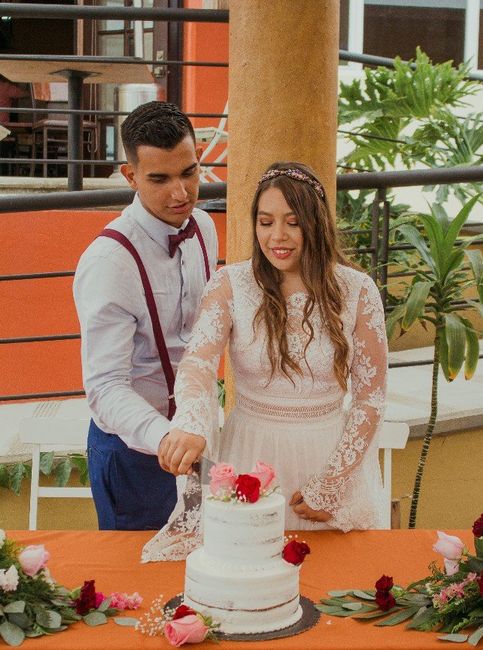 Partiendo el pastelito 😍