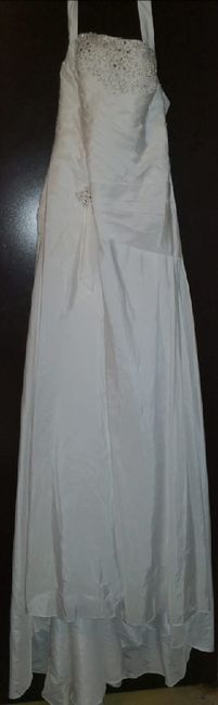 a quien le interesen estos vestidos se los vendo súper baratos lo que quiero es venderlos ya para co