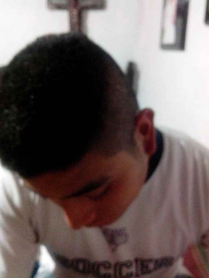 Soy estilista cada vez que lo requiere mi lindo esposo - 2