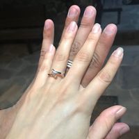 Tu anillo de compromiso se parece a... - 1