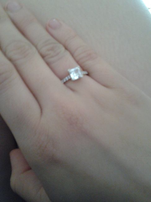 mi bello anillo de compromiso