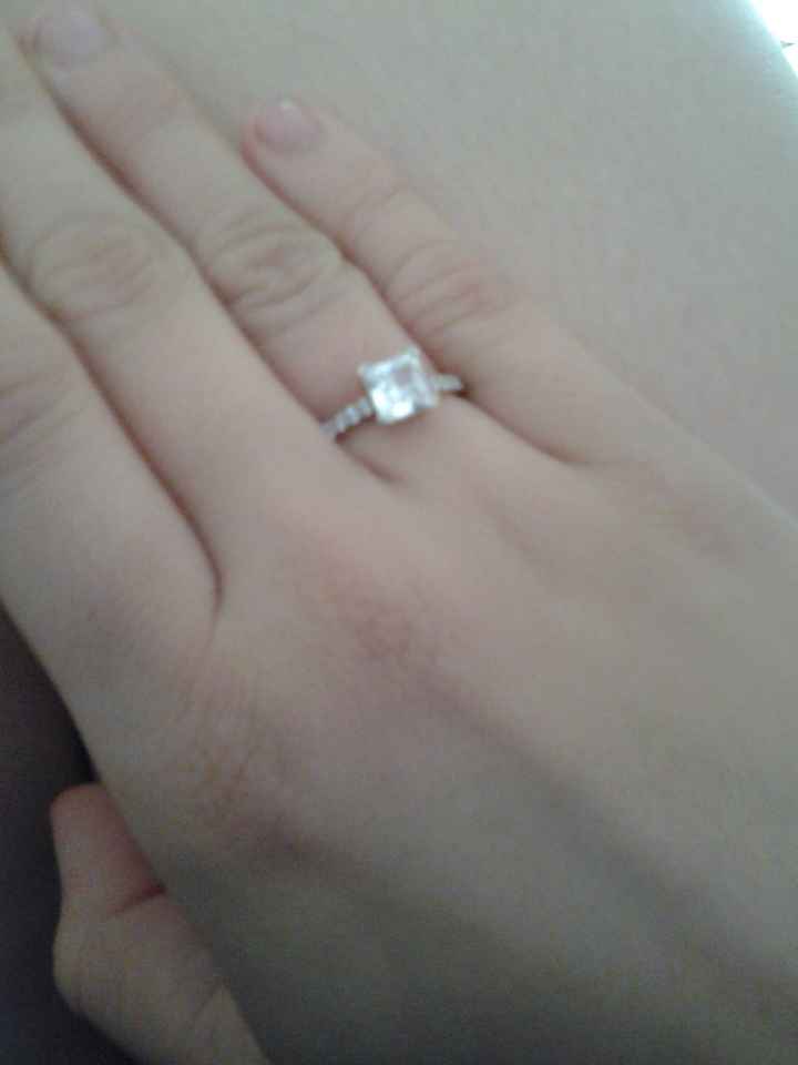 mi bello anillo de compromiso