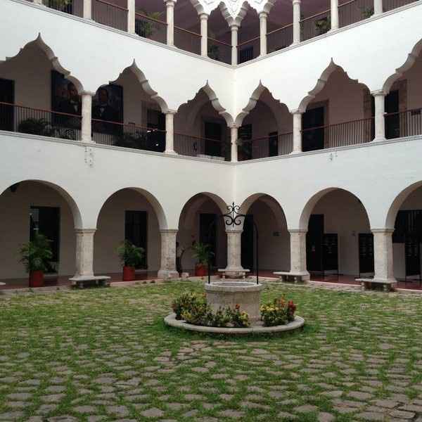 Si te tuvieras que casar en el lugar donde conociste a tu pareja... - 1