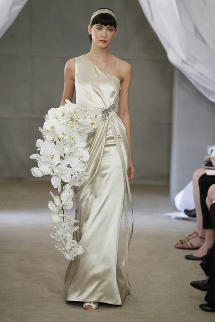 Cómo Elegir el Vestido Ideal para una Novia Alta - 3