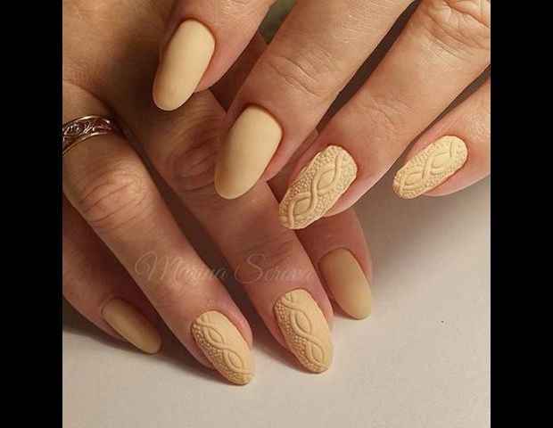  Uñas con toque amarillo para tu boda - 3