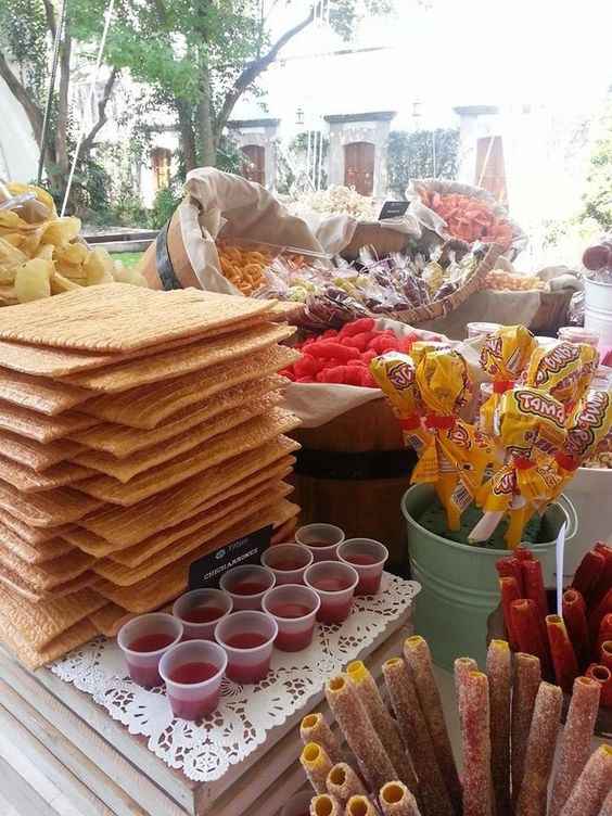 Mesa de dulces muy mexicanos - 2