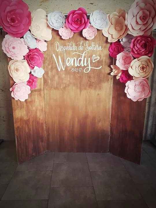 muro flores de papel 