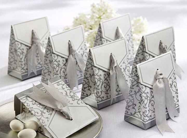 Extra - cajitas con pasas cubiertas de chocolates 