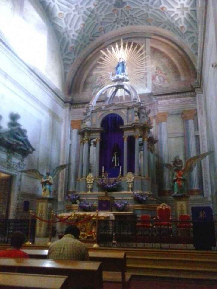 El altar en Santa Rosa de Viterbo