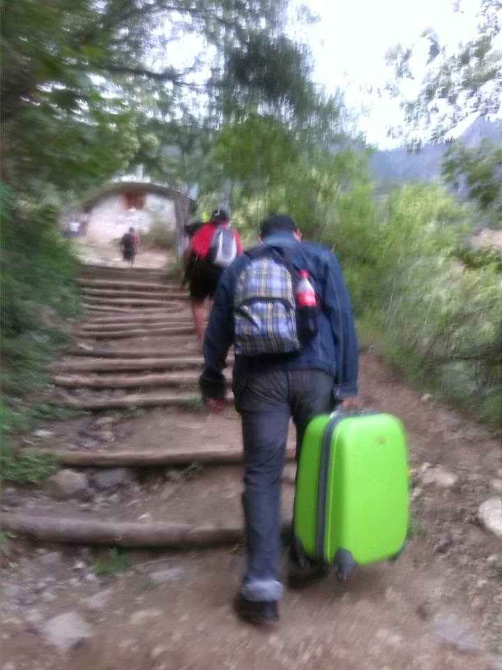 Lo dificil no fue bajar jejeje sino subir de nuevo hasta donde se deja el carro jeje