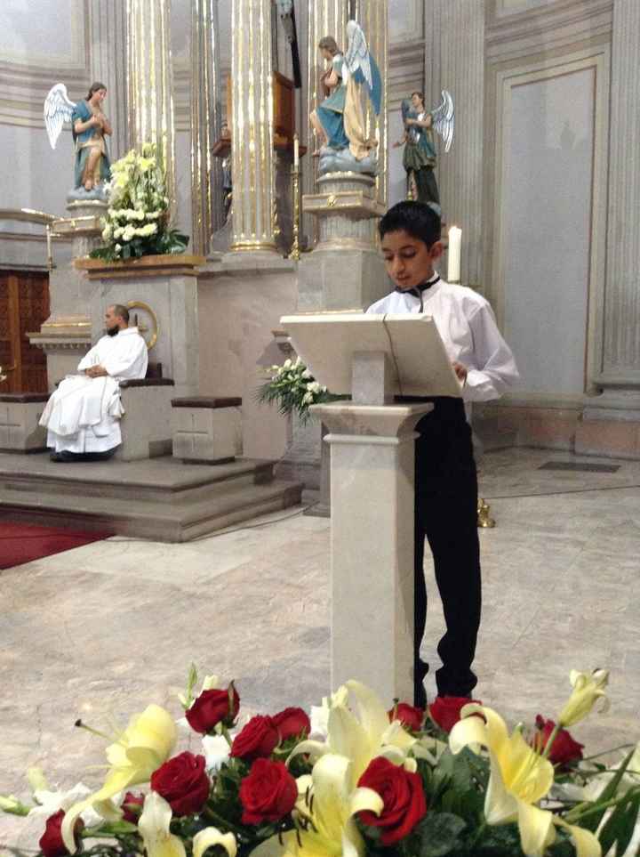 Aqui mi hijo mayor leyendo la primer lectura