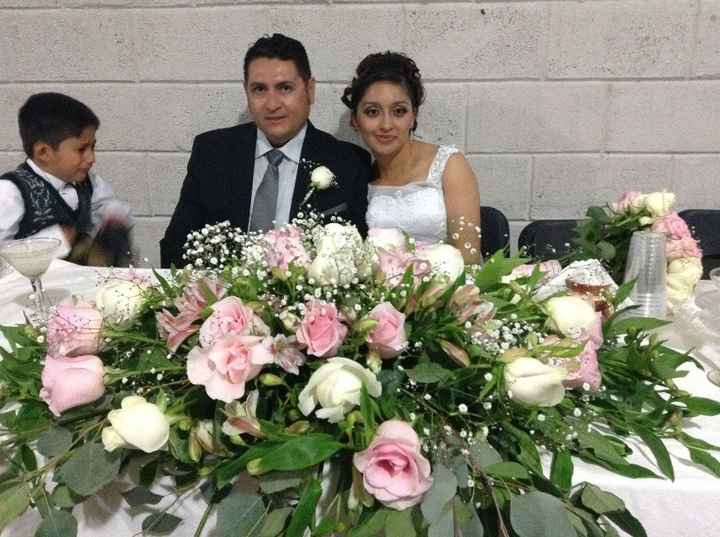 Y como les dije jaja nosotros en plena pose y ya venia mi chiquillo llorando 