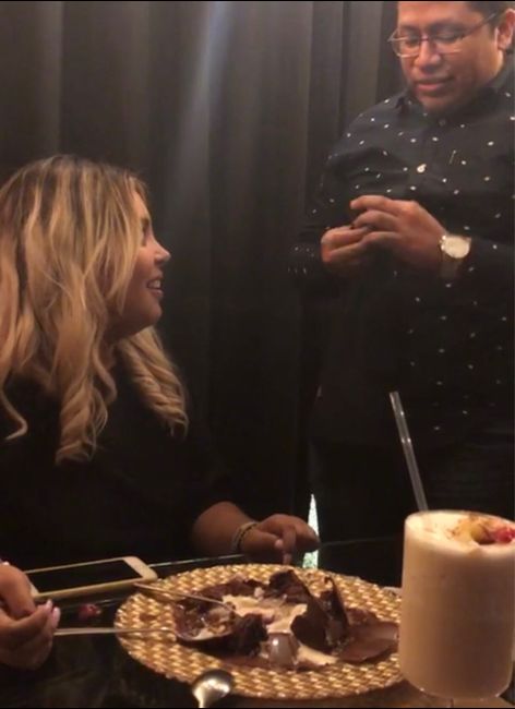 Hola niñas me gustaría saber cómo fue   su pedida de compromiso 😍😍😍 4