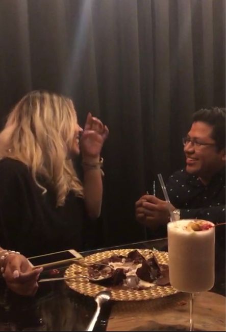 Hola niñas me gustaría saber cómo fue   su pedida de compromiso 😍😍😍 5