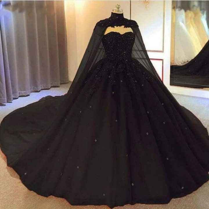 ¿Te casarías con un vestido negro? 🖤 - 1