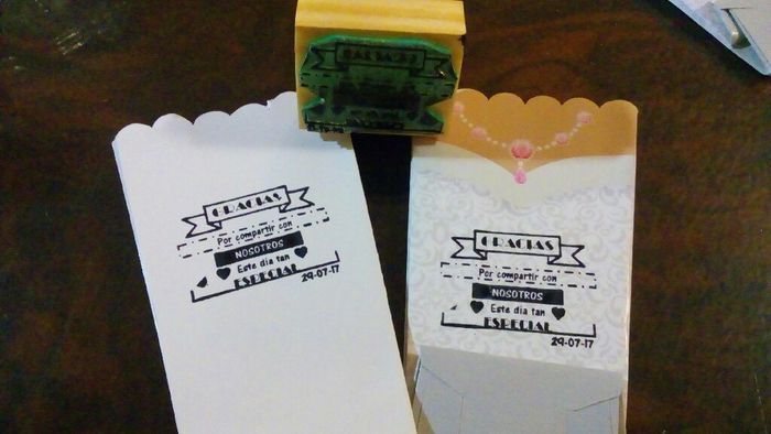 Etiquetas y sello... todo personalizado - 1