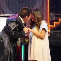 Muriendo de risa porque me había puesto mal el anillo