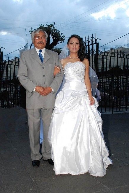 entrando a la iglesia