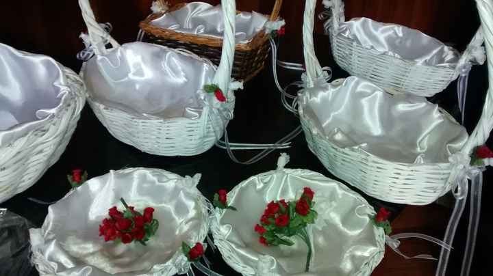 Canastas para recordatorios y flores - 3