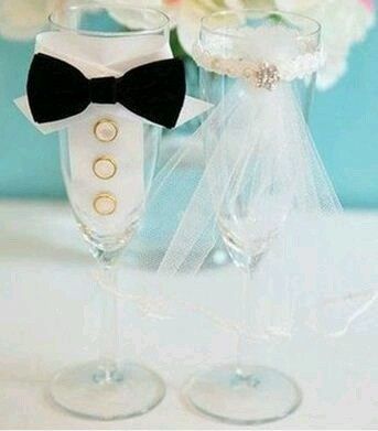 Ayuda con las copas para el brindis... - 3