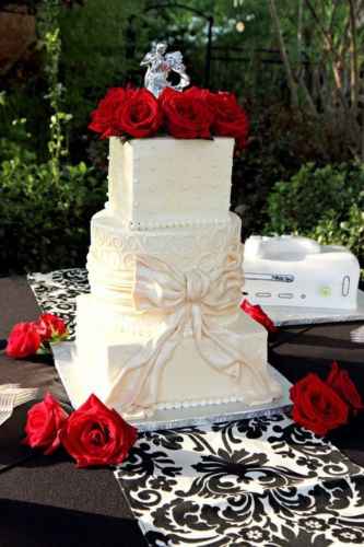 Boda en negro y blanco con detalles rojos!!