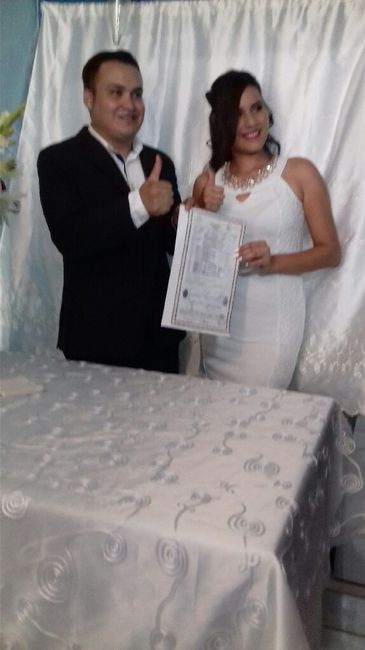 Como debe ser el vestido para el civil..?? - 1