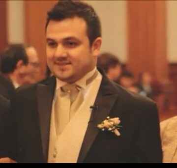 Boda de día en jardín... vestido ivory con detalles dorados... y mi novio quiere traje de novio ¿ Gr