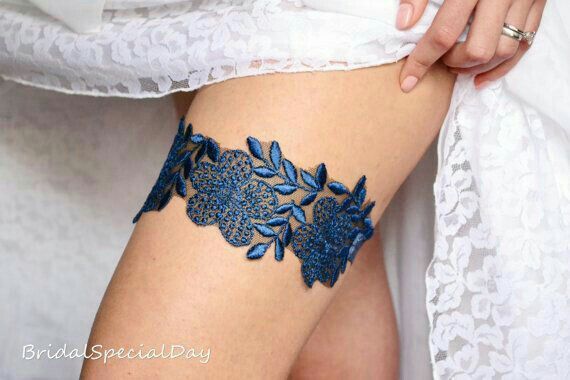  El "algo azul" en los aretes.! - 2