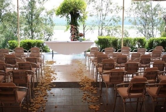 jardin con vista al lago