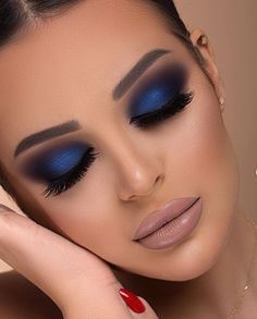 Maquillaje en tonos azules 4
