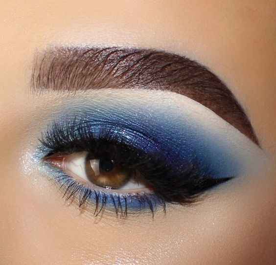 Maquillaje en tonos azules - 1