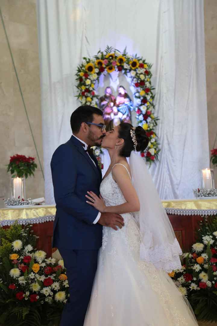 3. El primer beso de recién casados - 1