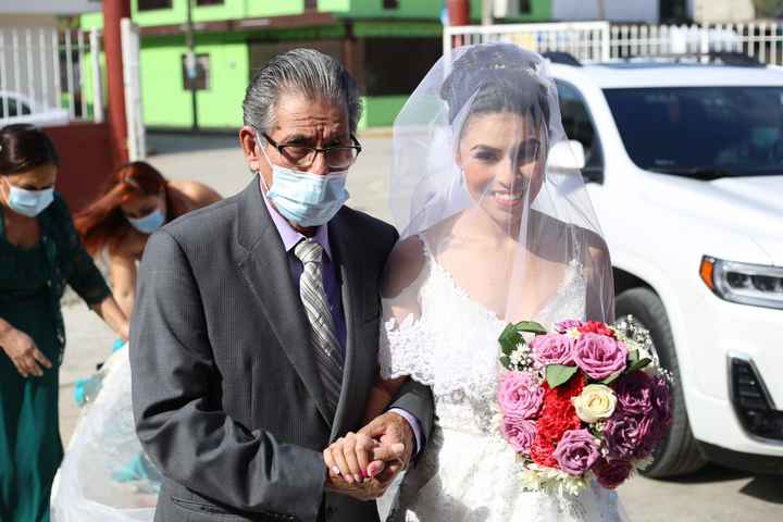 ¿Sí o no a llegar velada al altar?🎁 - 1