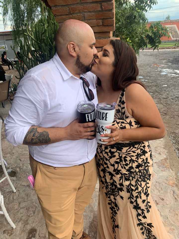 Reto con regalo: Sube una foto con tu pareja🎁 - 1