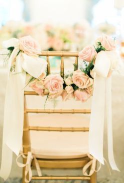 Sillas para invitados con toques rosas 💗 - 9
