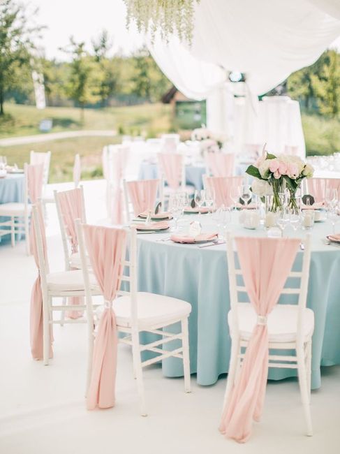 Sillas para invitados con toques rosas 💗 - 15