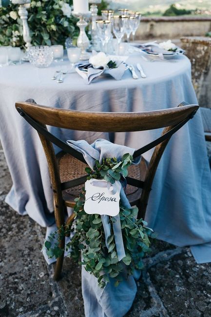 Sillas de novios con toques azules - 13