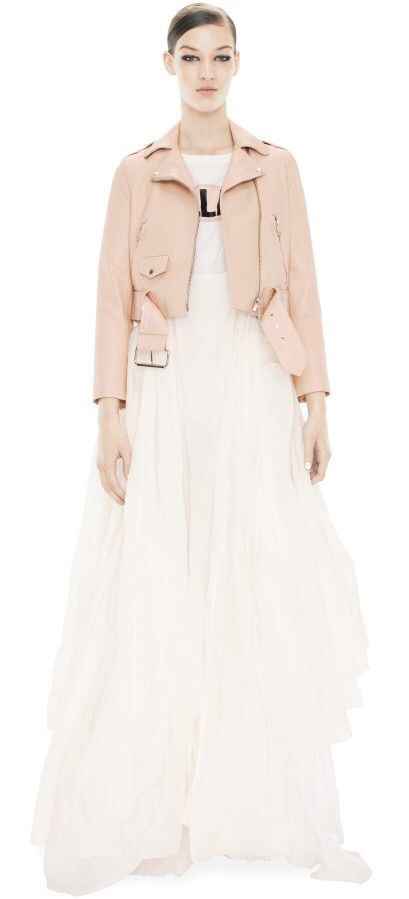 Ropa abrigadora rosa para tu boda invernal 💗❄️ - 7