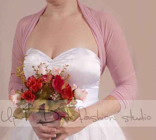 Ropa abrigadora rosa para tu boda invernal 💗❄️ - 9