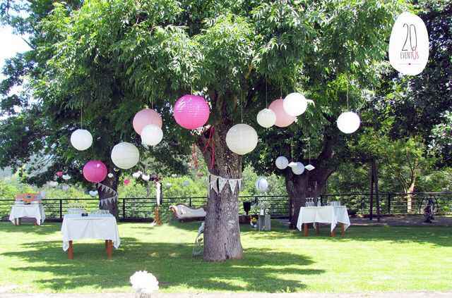 Decoraciones rosas en los árboles 💓🌳 - 12