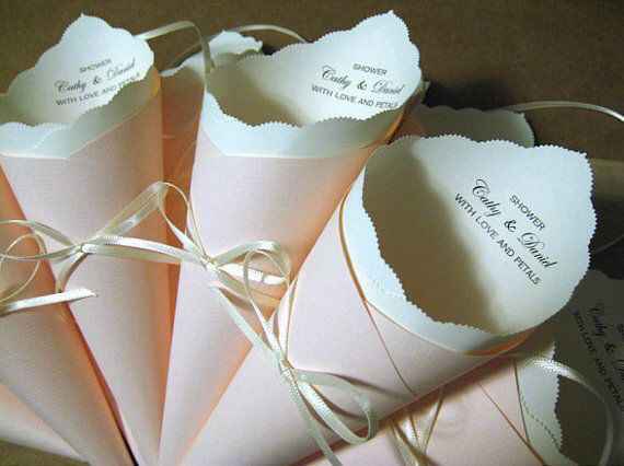 Decoraciones de papel rosa en la boda💗 - 2