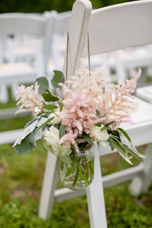 Sillas para invitados con toques rosas 💗 - 16